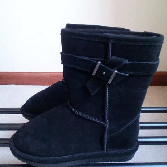 BEARPAW Women's Suede Buckle Boots - BRAND NEW - Picture 2 of 7